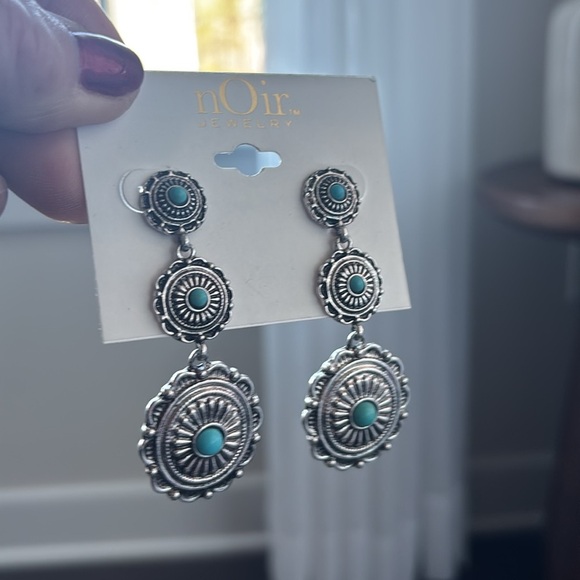 nOirJewelry post earrings, 3 row silver tone conchos w/faux turquoise stones - Picture 3 of 6